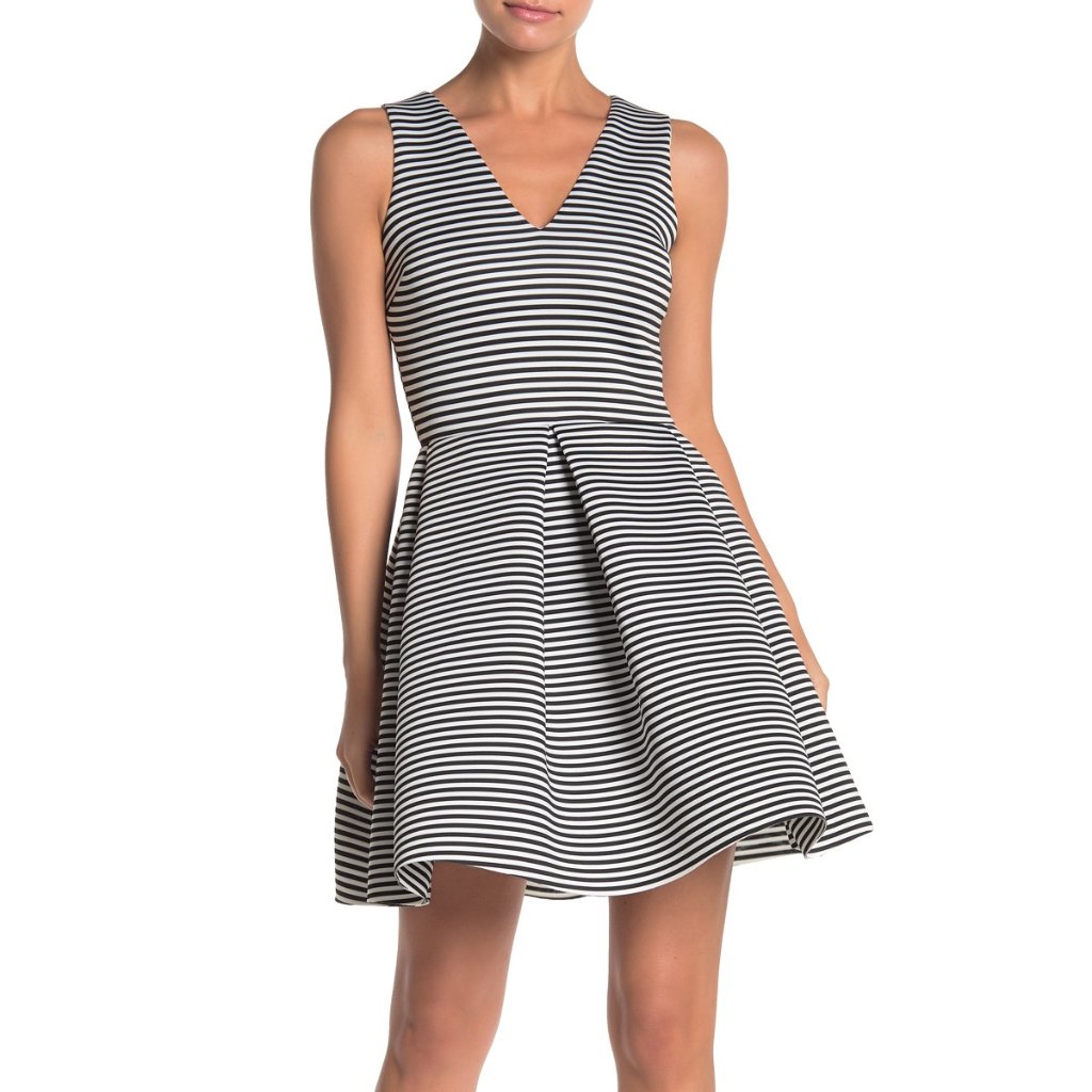 Love Ady V-Neck Sleeveless Striped Pleated Dress S